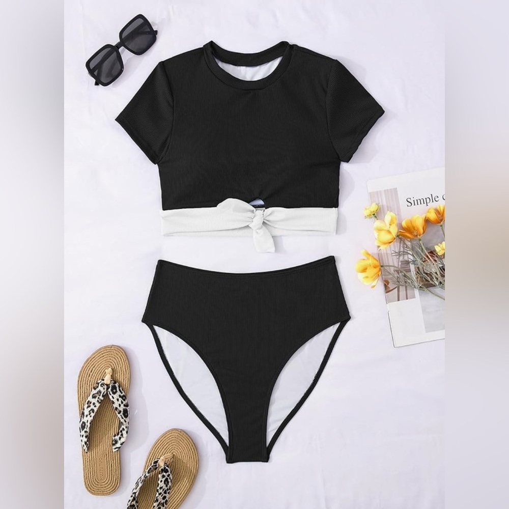 Black and White Women's Swim Set